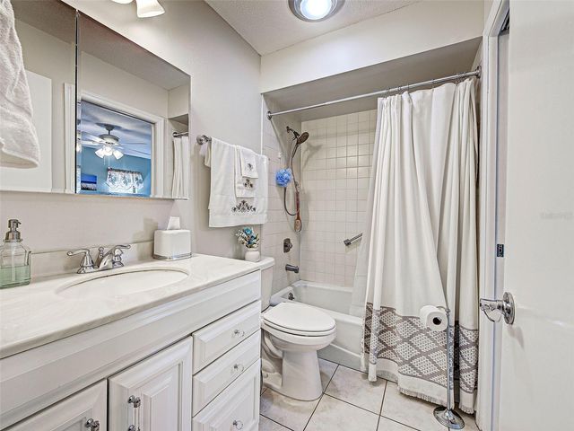 1657 BAL HARBOUR DRIVE 2, Venice, FL 34293