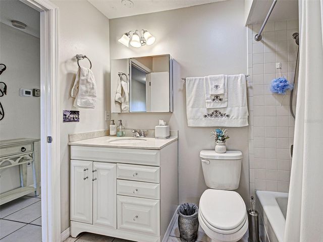 1657 BAL HARBOUR DRIVE 2, Venice, FL 34293