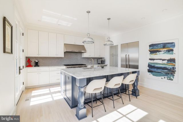 4608 KENMORE DR NW, Washington, DC 20007