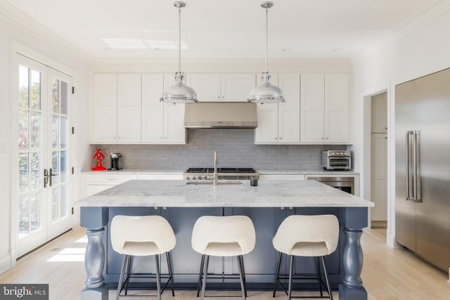 4608 KENMORE DR NW, Washington, DC 20007