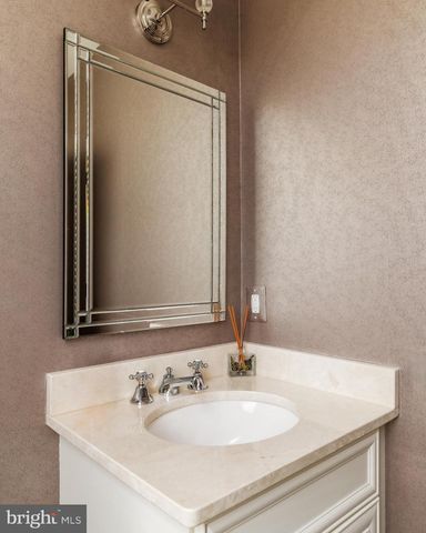 4608 KENMORE DR NW, Washington, DC 20007