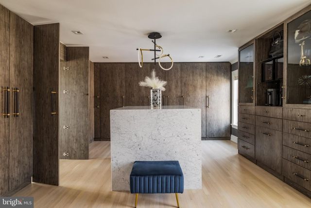 4608 KENMORE DR NW, Washington, DC 20007