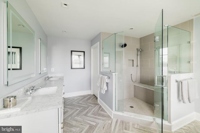 4608 KENMORE DR NW, Washington, DC 20007