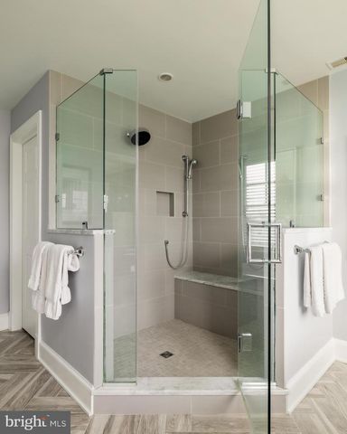 4608 KENMORE DR NW, Washington, DC 20007