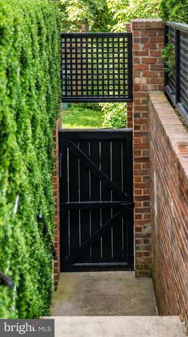 4608 KENMORE DR NW, Washington, DC 20007