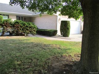 42108 E Edward Drive, Clinton Charter Township, MI 48038