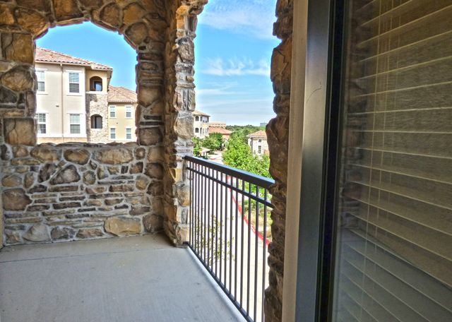545 Via Amalfi 301, Irving, TX 75039