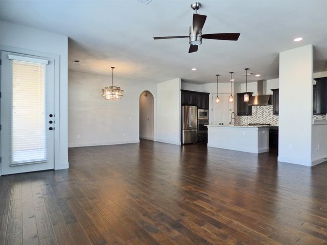 545 Via Amalfi 301, Irving, TX 75039