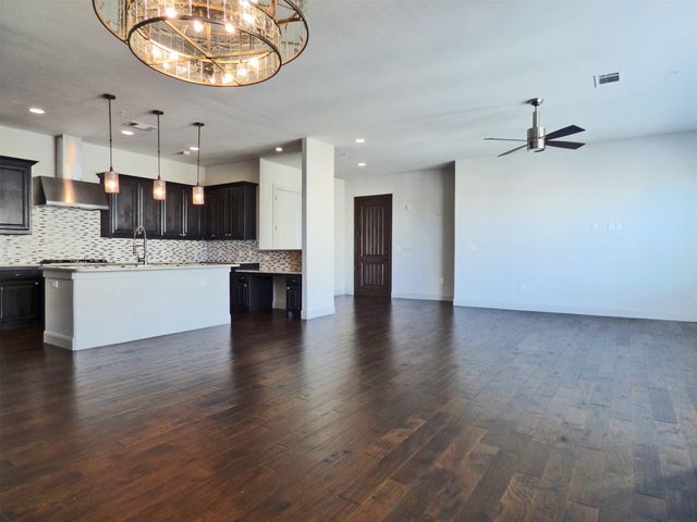 545 Via Amalfi 301, Irving, TX 75039