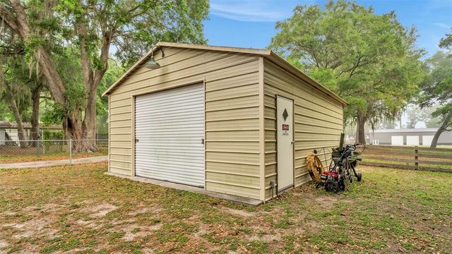 815 W SOCRUM LOOP ROAD, Lakeland, FL 33809