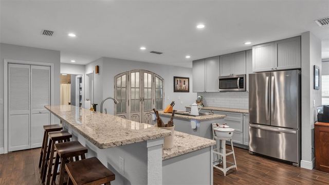 815 W SOCRUM LOOP ROAD, Lakeland, FL 33809