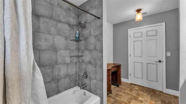 815 W SOCRUM LOOP ROAD, Lakeland, FL 33809