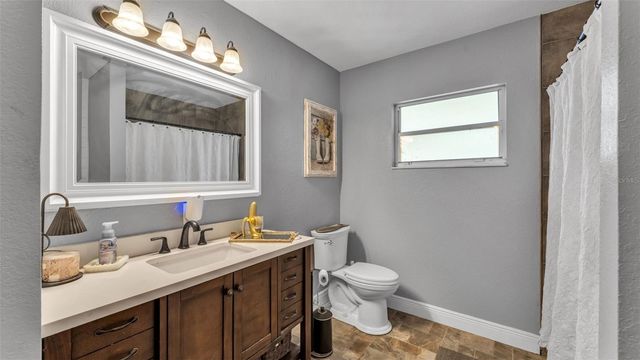 815 W SOCRUM LOOP ROAD, Lakeland, FL 33809