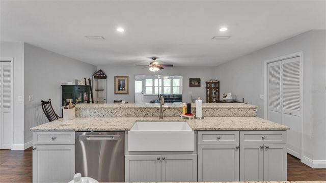 815 W SOCRUM LOOP ROAD, Lakeland, FL 33809