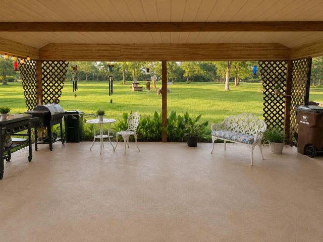 2971 S Us Highway 77, Rockdale, TX 76567