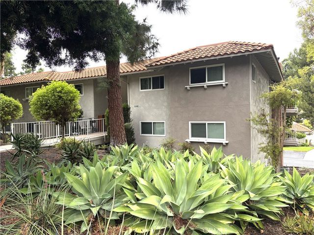 2286 Via Puerta D, Laguna Woods, CA 92637