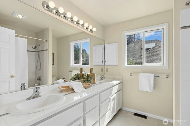 10118 184th Avenue NE, Redmond, WA 98052