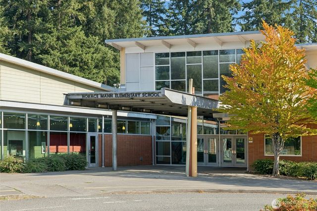 10118 184th Avenue NE, Redmond, WA 98052