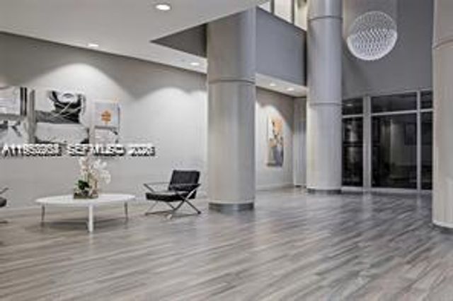 1750 N Bayshore Dr 5407, Miami, FL 33132