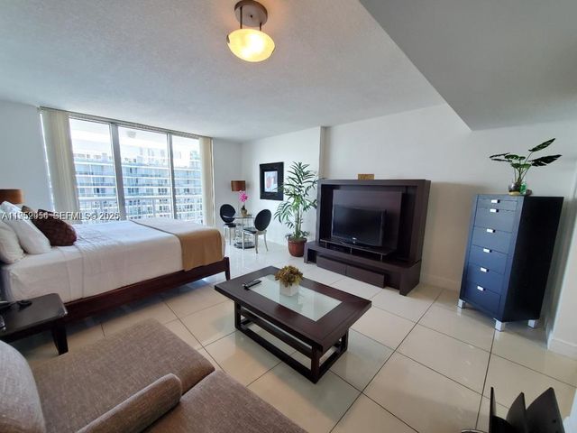 1750 N Bayshore Dr 5407, Miami, FL 33132