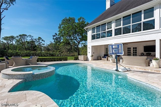 198 Carica RD, Naples, FL 34108