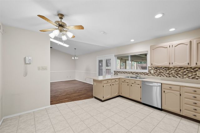 2611 Jenny Lane, Euless, TX 76039