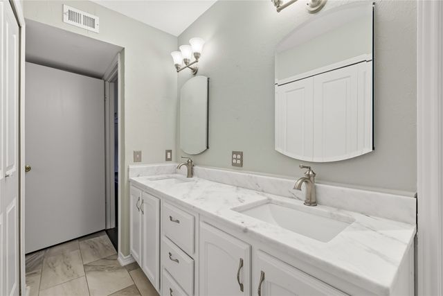 2611 Jenny Lane, Euless, TX 76039