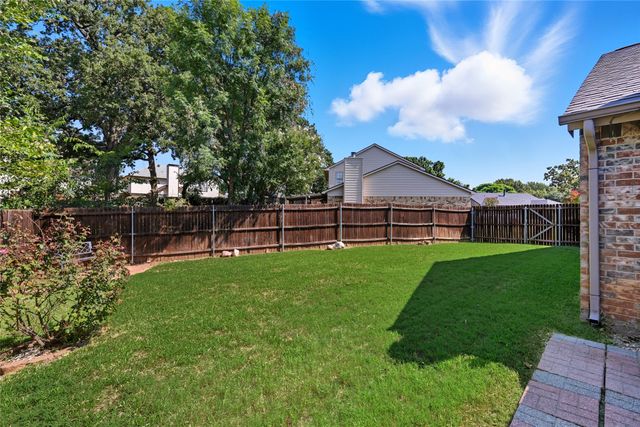 2611 Jenny Lane, Euless, TX 76039