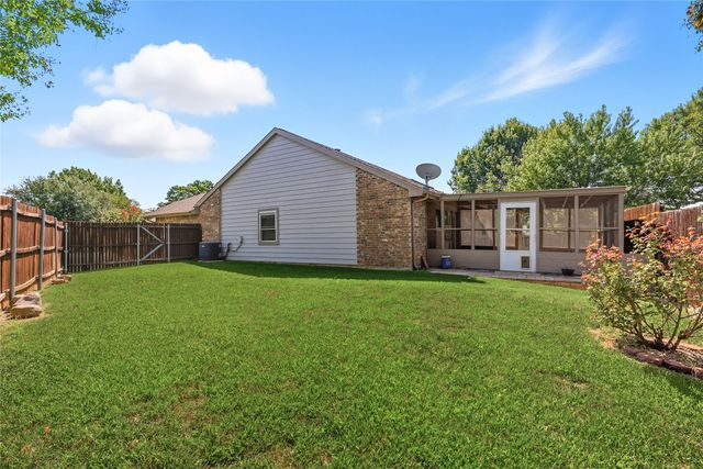 2611 Jenny Lane, Euless, TX 76039