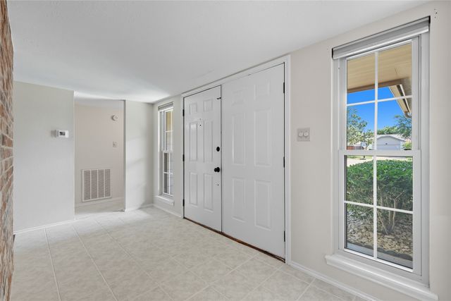 2611 Jenny Lane, Euless, TX 76039