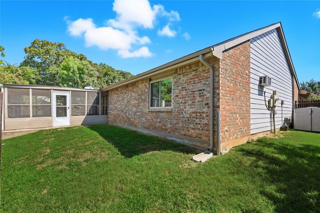 2611 Jenny Lane, Euless, TX 76039