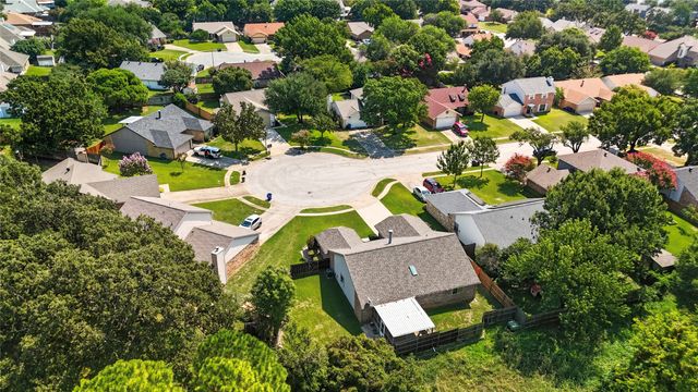 2611 Jenny Lane, Euless, TX 76039