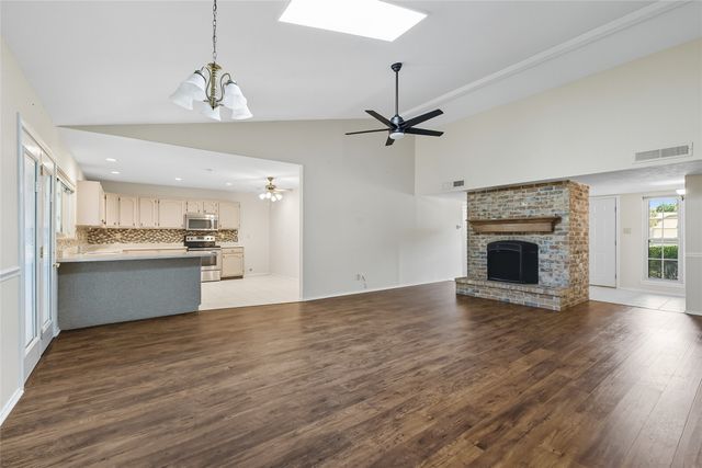 2611 Jenny Lane, Euless, TX 76039