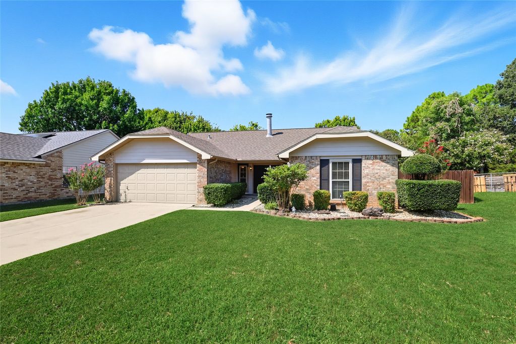 2611 Jenny Lane, Euless, TX 76039