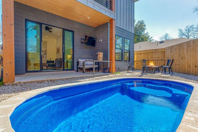 910 Tillery ST A, Austin, TX 78702