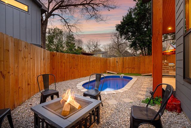 910 Tillery ST A, Austin, TX 78702