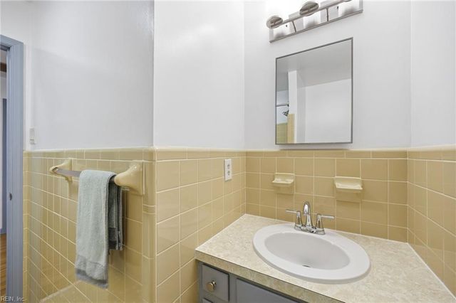 935 Coloma Drive, Newport News, VA 23608