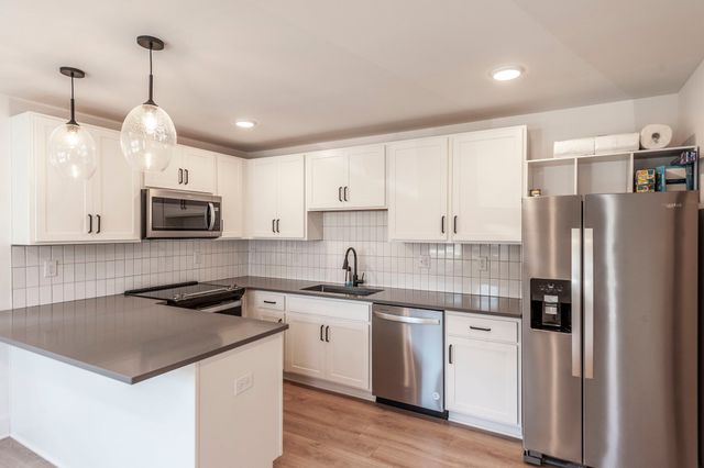 102 Duke St Apt 24, Nashville, TN 37207