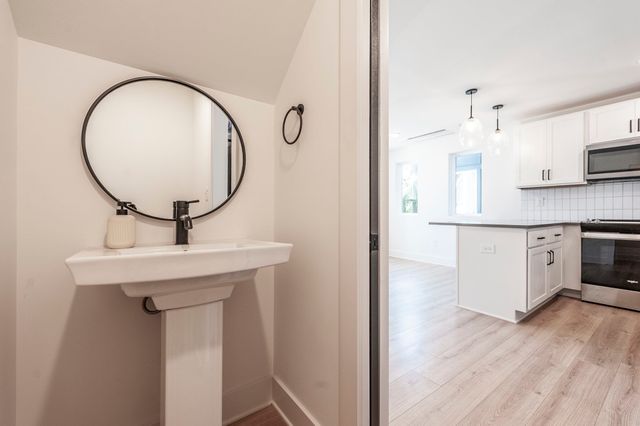 102 Duke St Apt 24, Nashville, TN 37207