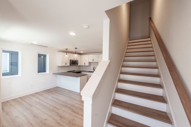 102 Duke St Apt 24, Nashville, TN 37207