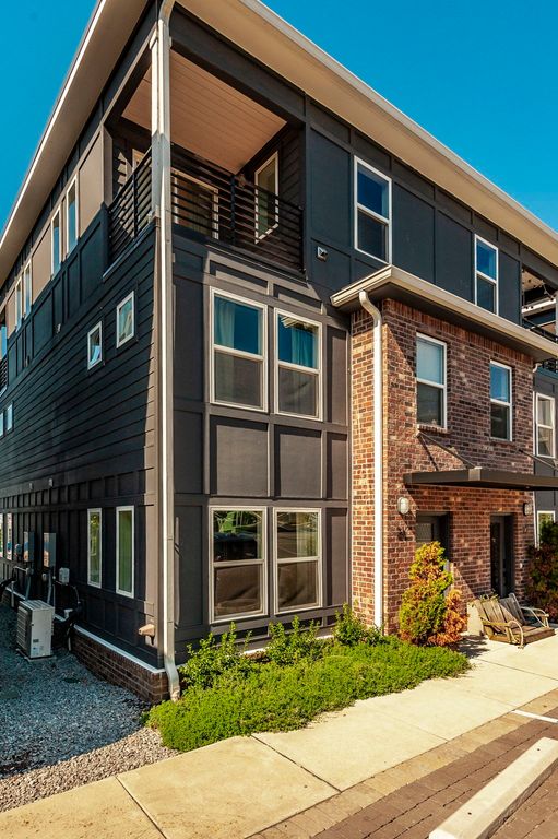 102 Duke St Apt 24, Nashville, TN 37207