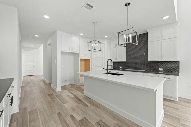 15818 Swan Lake Lane, Conroe, TX 77302