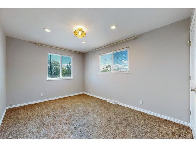 9775 Croke Dr, Thornton, CO 80260