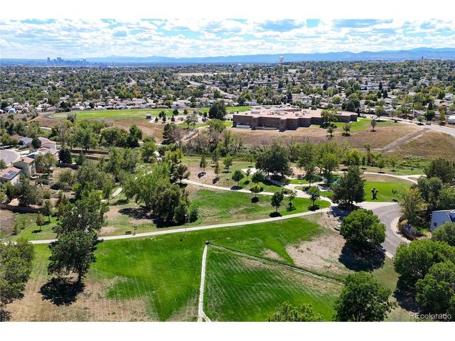 9775 Croke Dr, Thornton, CO 80260