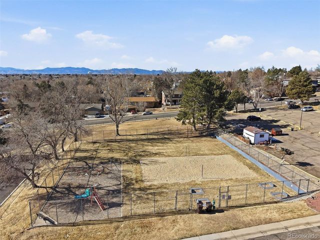 9775 Croke Dr, Thornton, CO 80260