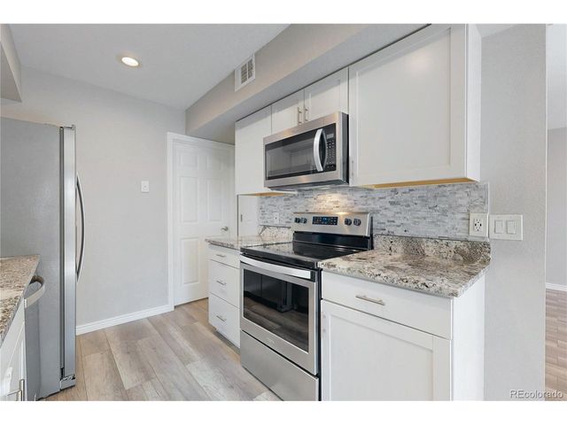 9775 Croke Dr, Thornton, CO 80260