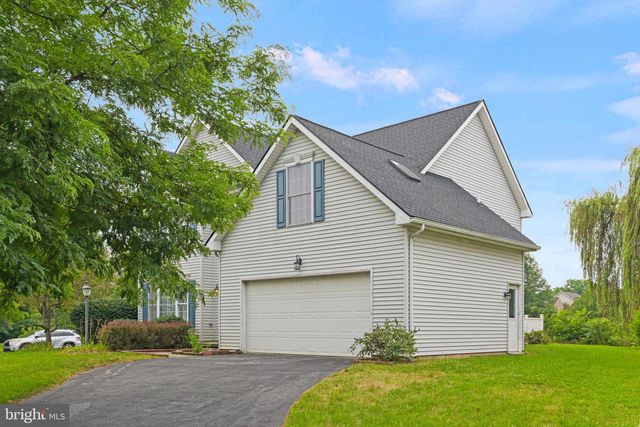 1980 CREEK HOLLOW LN, Hershey, PA 17033