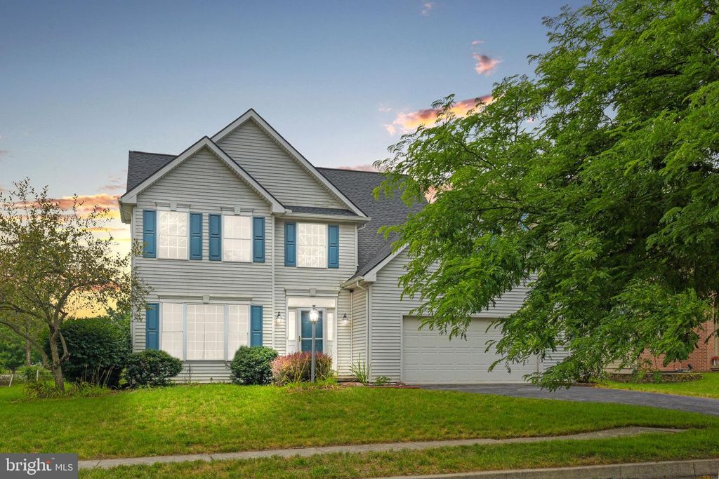 1980 CREEK HOLLOW LN, Hershey, PA 17033