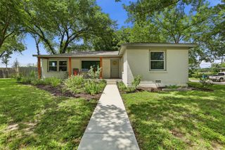 5500 Dennis Avenue, Fort Worth, TX 76114