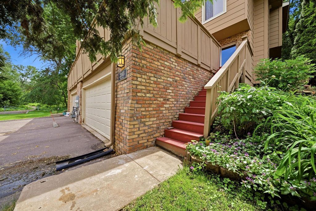 2103 Marquis Road, Golden Valley, MN 55427 — photo 3